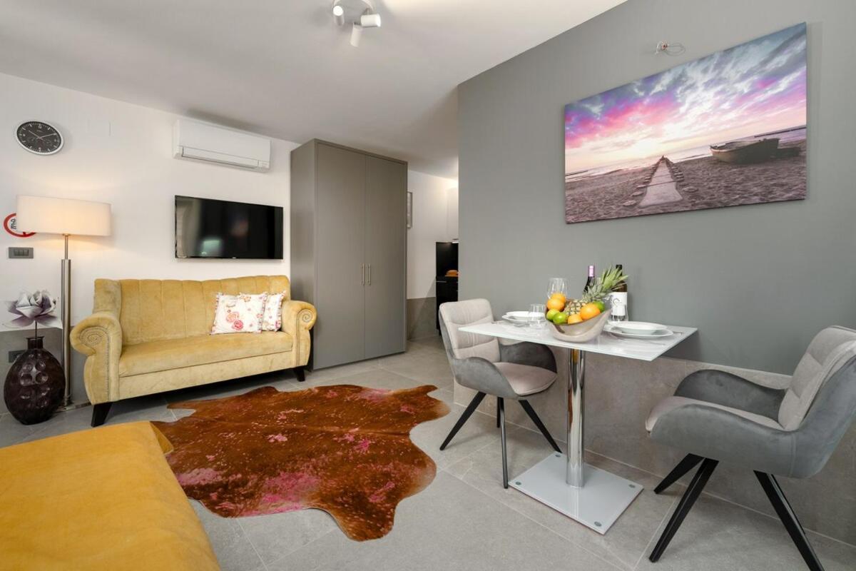 Jugo Apartment *